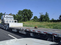 Oversize load without a pilot truck Ridiculous