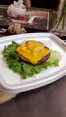 Pic #1 - Burger with lettuce bun