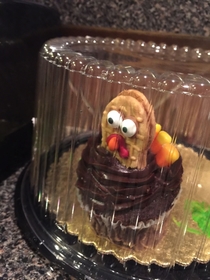 Pic #1 - I feel like this turkey cupcake is terrified I couldnt help myself