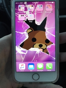 Pic #1 - Saw my  yr old daughters newphon background What Its a cute bear