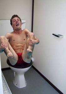Pic #2 - Olympic divers on the toilet