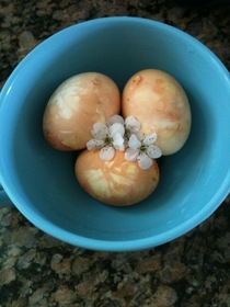 Pic #6 - Easter Edition eggs dyed w onion skins amp wildflowers