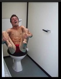 Pic #8 - Olympic divers on the toilet