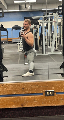preworkout stretch makes me look  feet tall
