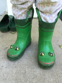 Rare Pepe boots