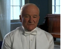 Robin Williams is seriously starting to look like the old pope