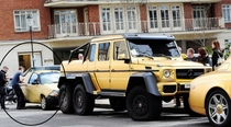 Saudi Arabian prince visited London with his gold cars Locals had to make some adjustments