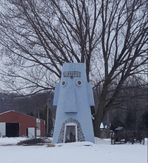 Saw this house last winter and had to turn around to get a picture IOWA IS WEIRD