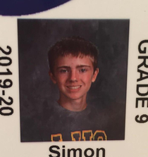 School picture PSA if you wear a green shirt you might wind up looking like a giant dismembered floating head