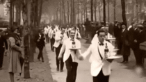 Servers racing with wine trays in Paris at the end of the th century