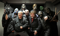 So I just found out that this picture exists Slipknot and Tenacious D Also check out the dude on the far left behind the door uhm ok then