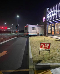 Suspected DUI driver wedges RV wrong-way in Taco Bell drive thru