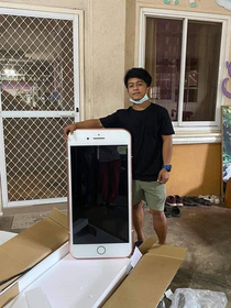 Teen from Thailand buys cheap iPhone online receives iPhone shaped table instead