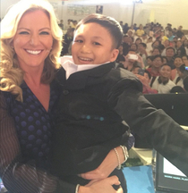 That time actress Michelle Mone met a  year old little person and picked him up thinking he was a little kid