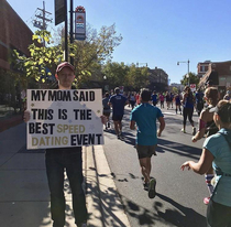 The sign I held up for the Chicago  marathon