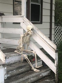 The skeleton my dad keeps on his porch looks really impressed