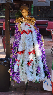 The tree at my local bar Merry PrinceMas