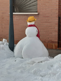 Thick snowman Spain