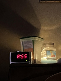 This clock looks like ass