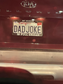 This dad is committed to his jokes