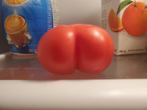 This Dummy Thicc Tomato