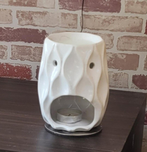 This oil burner could use some aromatherapy