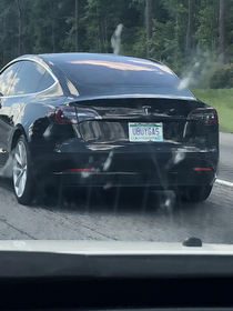 This tesla keeps flexing on me and its hurting my feelings