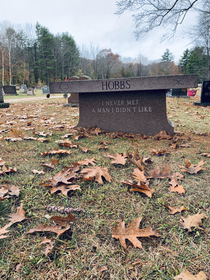 This tombstone bench