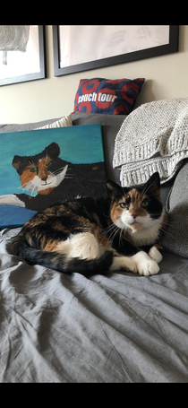 Tried one of those paint your pet classes My cat is not impressed