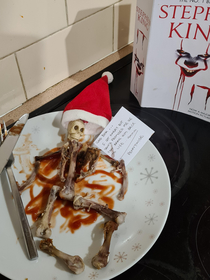Uh oh seems our elf on the shelf met an unfortunate end at the hands of Pennywise