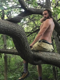 Went to the dog park and I found a good climbing tree Wife told me to pose Felt cute might delete later idk
