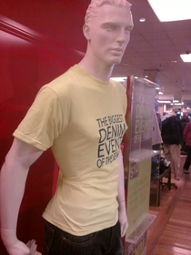 Whoever made this mannequin is confused
