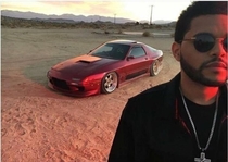 Why does the Weeknd look like a GTA loading screen