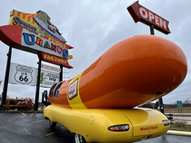 Wienermobile in Uranus