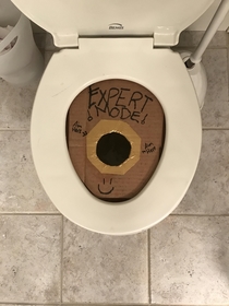 Woke up to this on my toilet