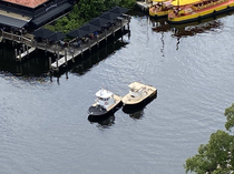 Young tow boat love is in the air